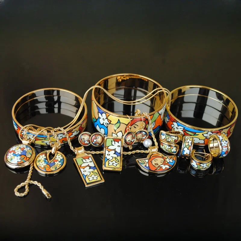 Enamel Jewelry Set for Women Flowers Soul Pattern Gold Plated Bracelets Pendants Earrings Rings Bangle Lover's Gift Wholesale
Enamel Jewelry Set for Women Flowers Soul Pattern Gold Plated Bracelets Pendants Earrings Rings Bangle Lover's Gift Wholesale