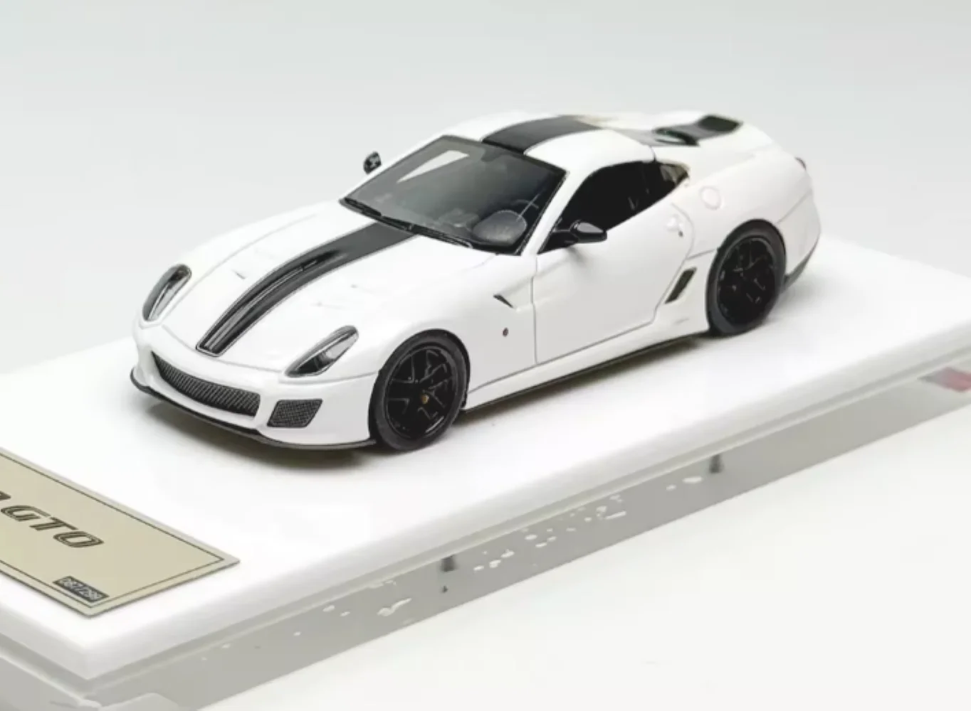 DMH 1:64 White 599 GTO Super Racing Sports Model Diecast Resin Car Collection Limited Edition Hobby Toys
DMH 1:64 White 599 GTO Super Racing Sports Model Diecast Resin Car Collection Limited Edition Hobby Toys