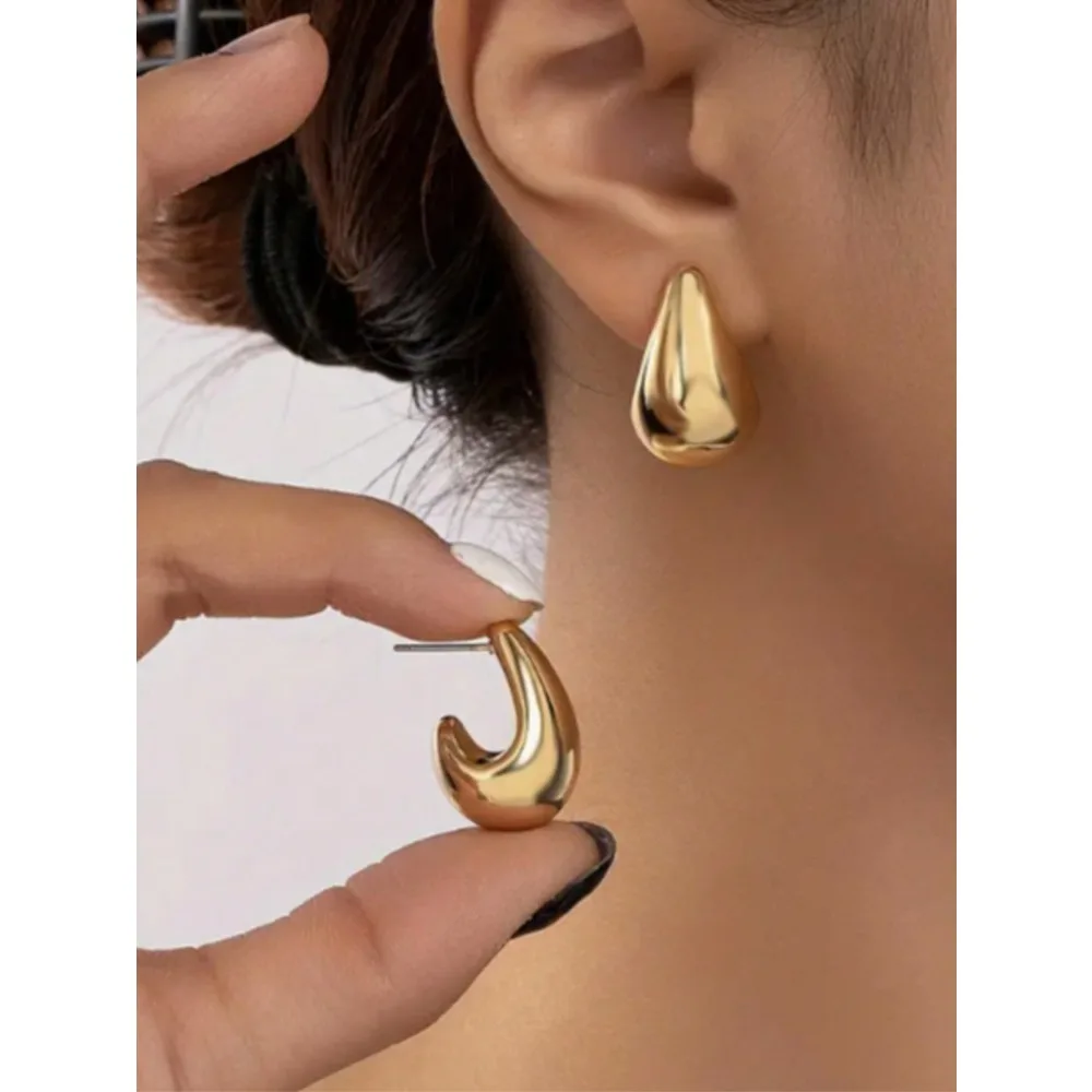 3 Pairs Elegant & Unique Gold, Black, Silver Water Drop Earrings Set, Suitable For Women's Daily Wear, Dates, Parties
3 Pairs Elegant & Unique Gold, Black, Silver Water Drop Earrings Set, Suitable For Women's Daily Wear, Dates, Parties
