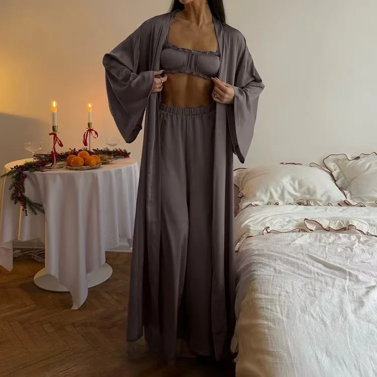New Three Piece Home Suit Open Cardigan Robe Wide Leg Pants Vest Comfortable Breathable Sleepwear Set for Young Women
New Three Piece Home Suit Open Cardigan Robe Wide Leg Pants Vest Comfortable Breathable Sleepwear Set for Young Women