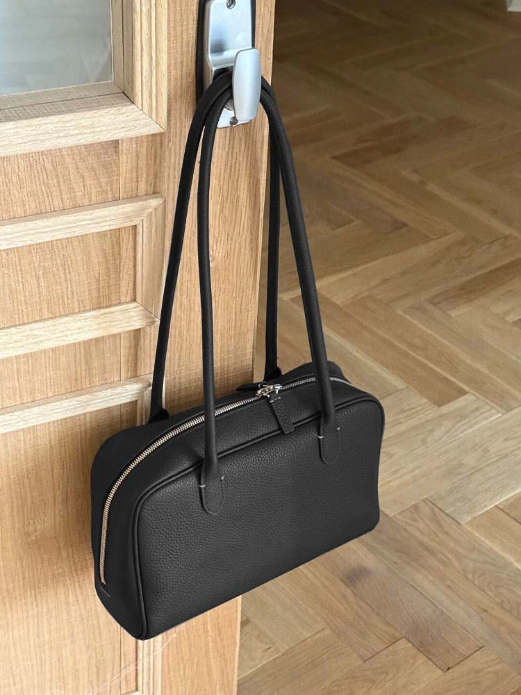 Bla Leather Large Capaci Tote Bag Women's Commuter Handbag Single oulder Boston Bag Casual Simple Sle Soft Leather
Bla Leather Large Capaci Tote Bag Women's Commuter Handbag Single oulder Boston Bag Casual Simple Sle Soft Leather