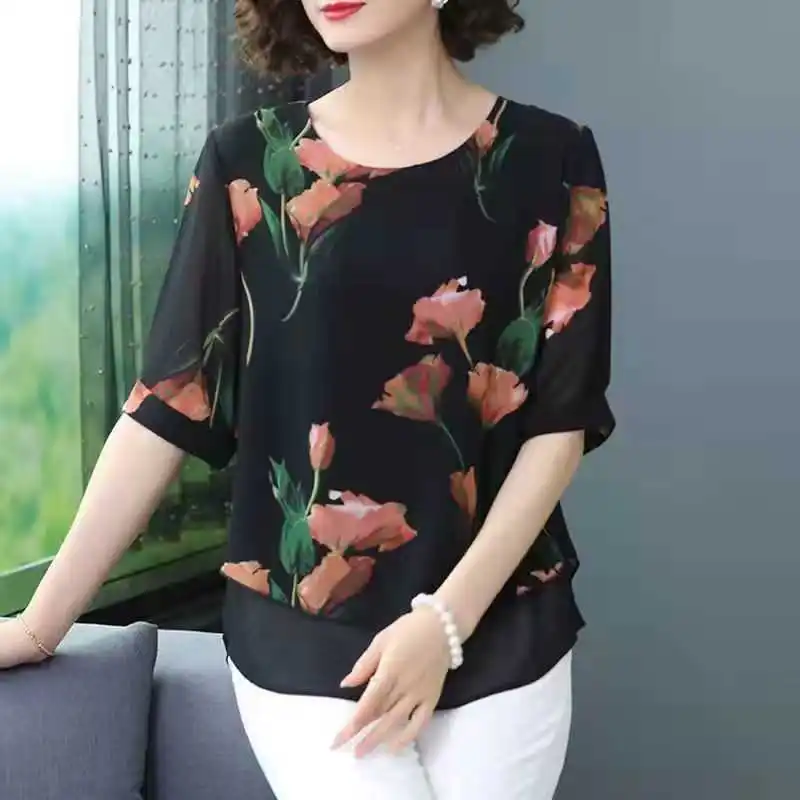 Свободная шифоновая блузка с коротким рукавом, женская, в западном стиле, скрывающая недостатки фигуры, футболка, придающая элегантность.
Свободная шифоновая блузка с коротким рукавом, женская, в западном стиле, скрывающая недостатки фигуры, футболка, придающая элегантность.