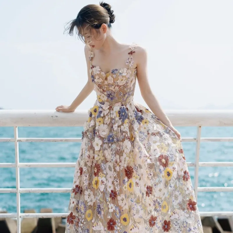 2025 New Women's Light Luxury Niche French Flower Temperament Wearing Dress Fashionable European and American Dress Dress
2025 New Women's Light Luxury Niche French Flower Temperament Wearing Dress Fashionable European and American Dress Dress