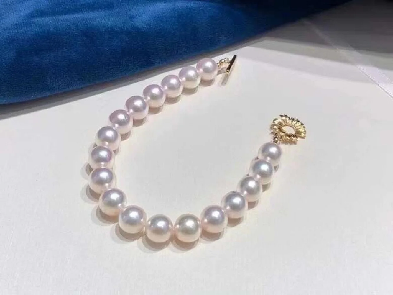 Natural Pearl AAAA8-9mm Japanese Pearl Bracelet 925s/7.5-8in
Natural Pearl AAAA8-9mm Japanese Pearl Bracelet 925s/7.5-8in