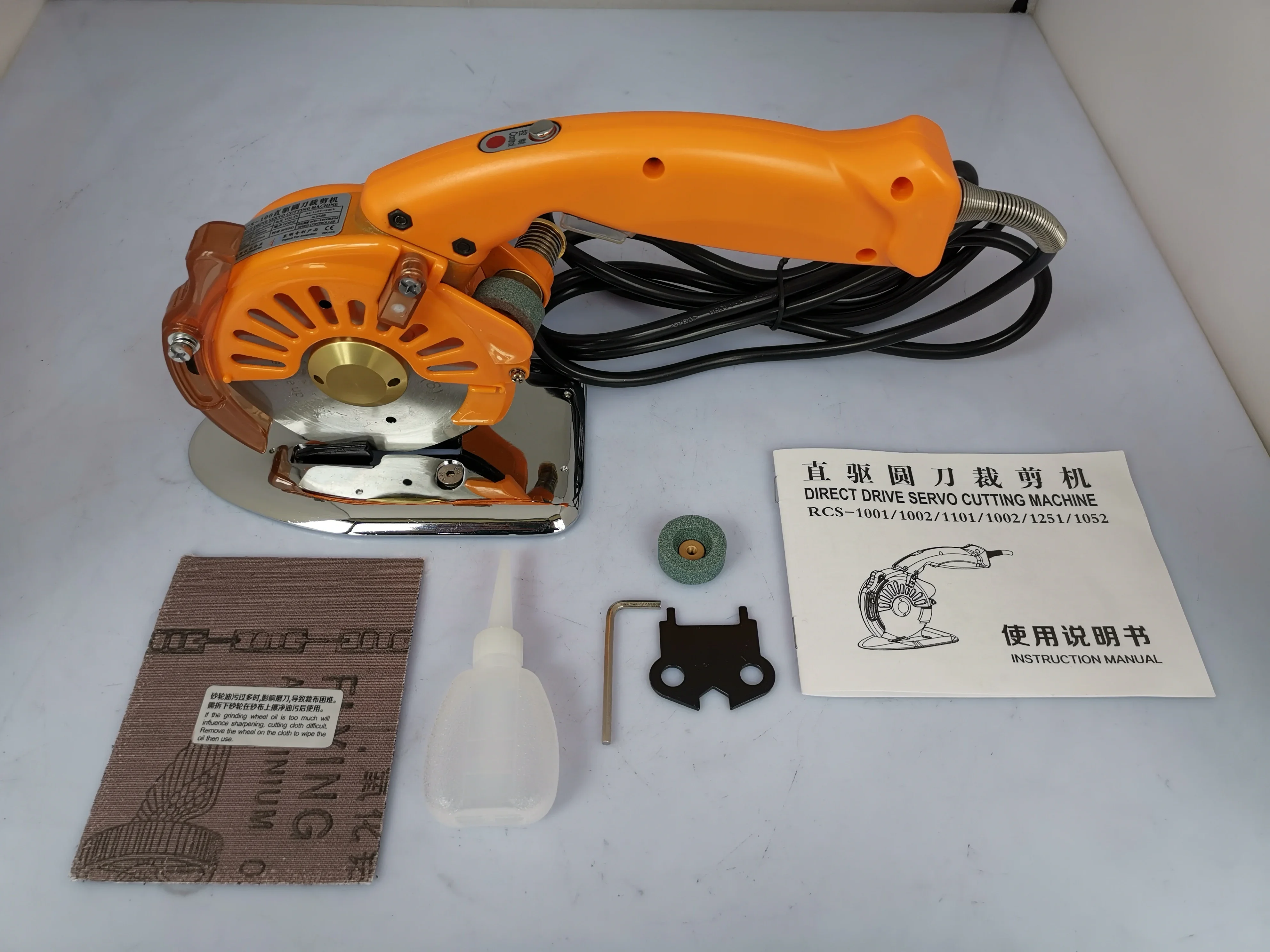 ESM-125 type Servo Direct Drive Motor Electric Cloth Cutter Fabric Round Knife Cutting Machine Carpet floor mat leather cutting
ESM-125 type Servo Direct Drive Motor Electric Cloth Cutter Fabric Round Knife Cutting Machine Carpet floor mat leather cutting