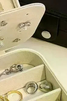 Портативный органайзер для украшений, дорожный футляр для хранения, кожаный кейс для серег, колье, колец, демонстрационный органайзер для ювелирных изделий
Портативный органайзер для украшений, дорожный футляр для хранения, кожаный кейс для серег, колье, колец, демонстрационный органайзер для ювелирных изделий