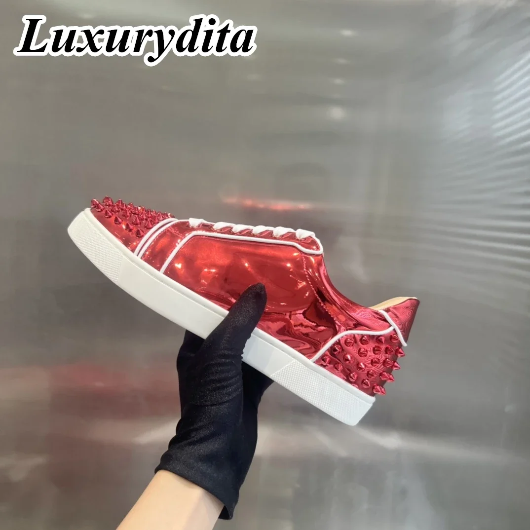 Top Quality Womens Trendy Casual Sneakers Luxury Mens Real Leather Tennis Shoes Designr Red Sole Tide Lovers Rivet Shoes HJ0913
Top Quality Womens Trendy Casual Sneakers Luxury Mens Real Leather Tennis Shoes Designr Red Sole Tide Lovers Rivet Shoes HJ0913