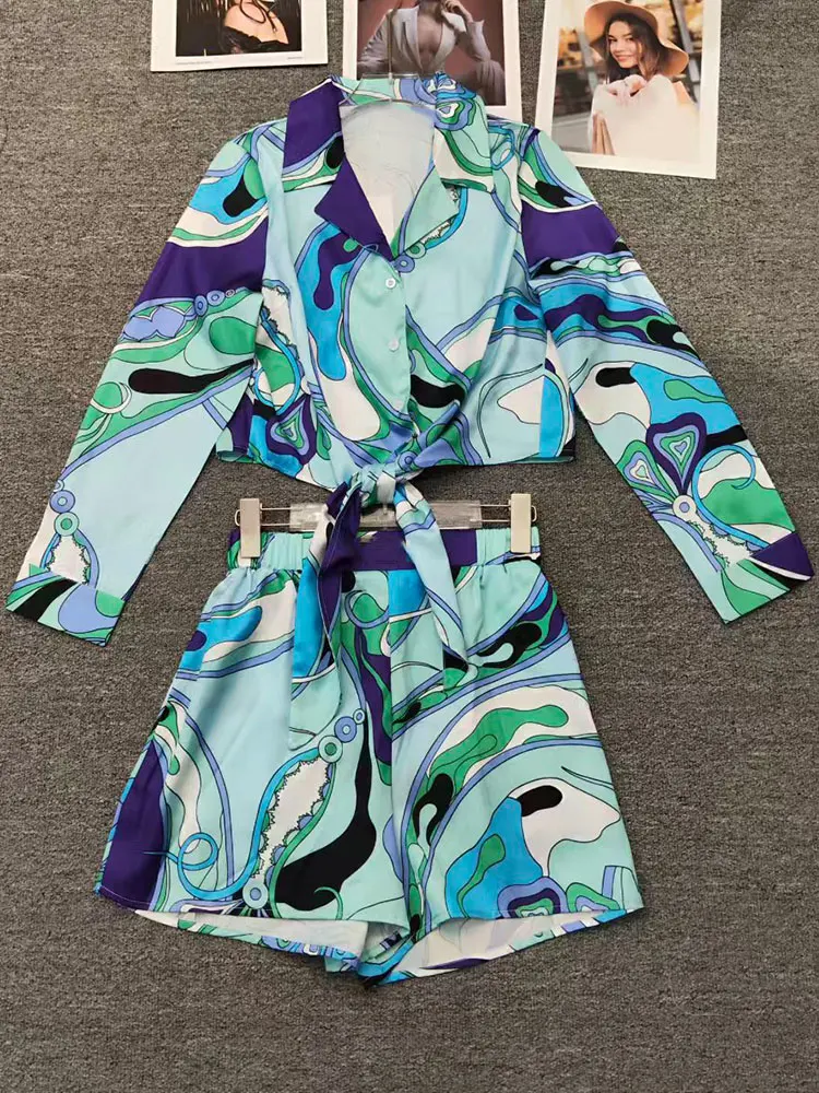 Retro 26 summer new print elegant women's suit lapel long sleeve hem lace-up short shirt+high waist shorts fashion two-piece sui
Retro 26 summer new print elegant women's suit lapel long sleeve hem lace-up short shirt+high waist shorts fashion two-piece sui