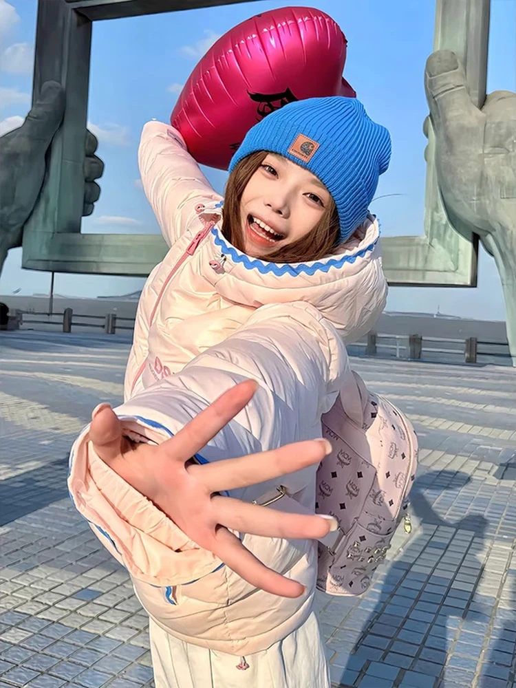 Pink Hooded down Cotton Jacket Women's Loose Thick Warm College Style Cotton Coat Long Sleeve Zipper Closure Chinese Brand
Pink Hooded down Cotton Jacket Women's Loose Thick Warm College Style Cotton Coat Long Sleeve Zipper Closure Chinese Brand
