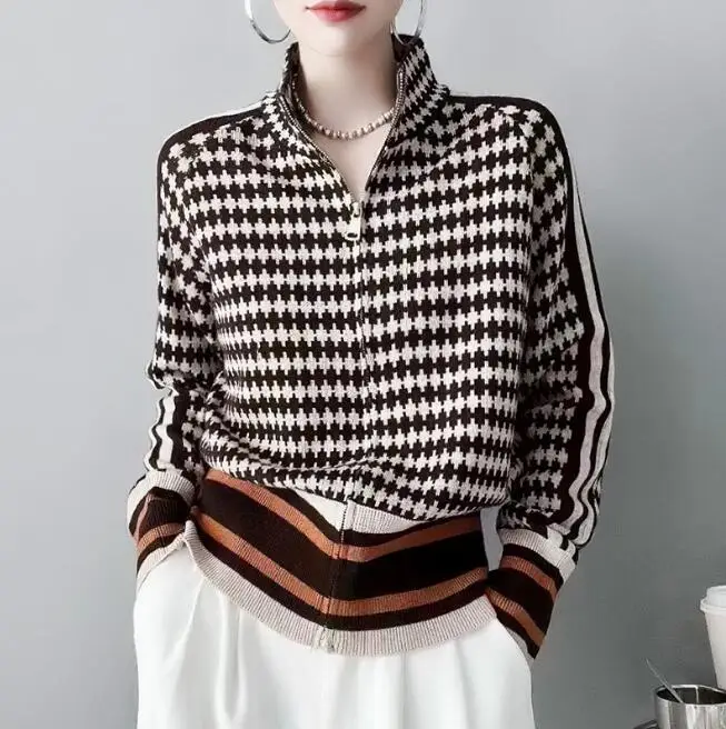 Winter New Women Turtleneck Sweater Warm Pullover Commuter Elegant Top Loose Casual Women's Top Retro Contrast Color Cardigan
Winter New Women Turtleneck Sweater Warm Pullover Commuter Elegant Top Loose Casual Women's Top Retro Contrast Color Cardigan