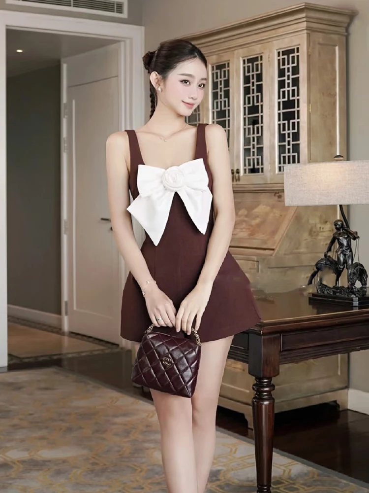 Elegant Knot One-Piece Swimsuit Women's Summer High Waist Slimming Shorts Strapless Bodysuit Fashionable Trendy
Elegant Knot One-Piece Swimsuit Women's Summer High Waist Slimming Shorts Strapless Bodysuit Fashionable Trendy