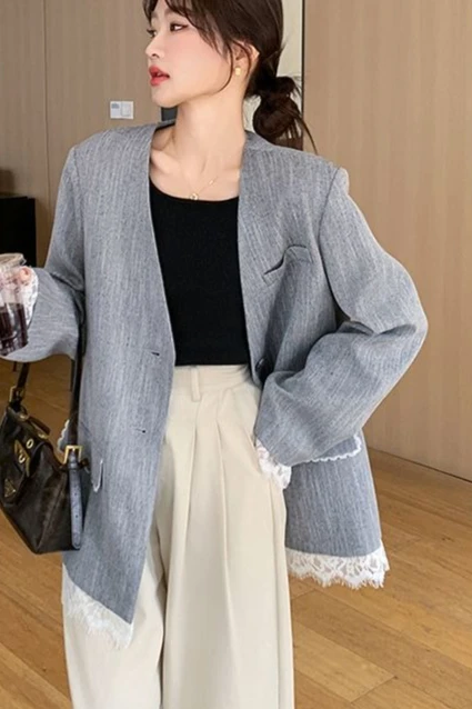 2026 Fashion Spring and Autumn New Women's Suit Jacket Loose Splicing V-neck Suit
2026 Fashion Spring and Autumn New Women's Suit Jacket Loose Splicing V-neck Suit