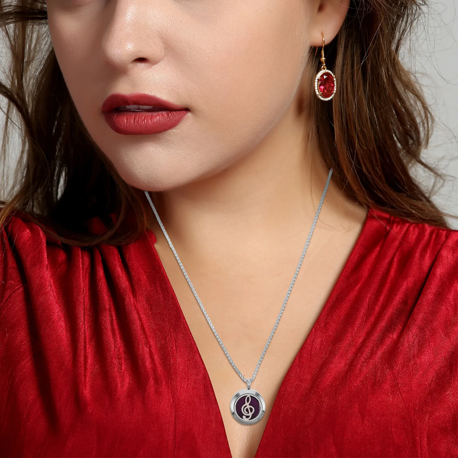 Essential Oil Diffuser Necklace Hollow Snowflake Aromatherapy Pendant Portable Wearable Oil Dripping Pendant Jewelry Women Men
Essential Oil Diffuser Necklace Hollow Snowflake Aromatherapy Pendant Portable Wearable Oil Dripping Pendant Jewelry Women Men