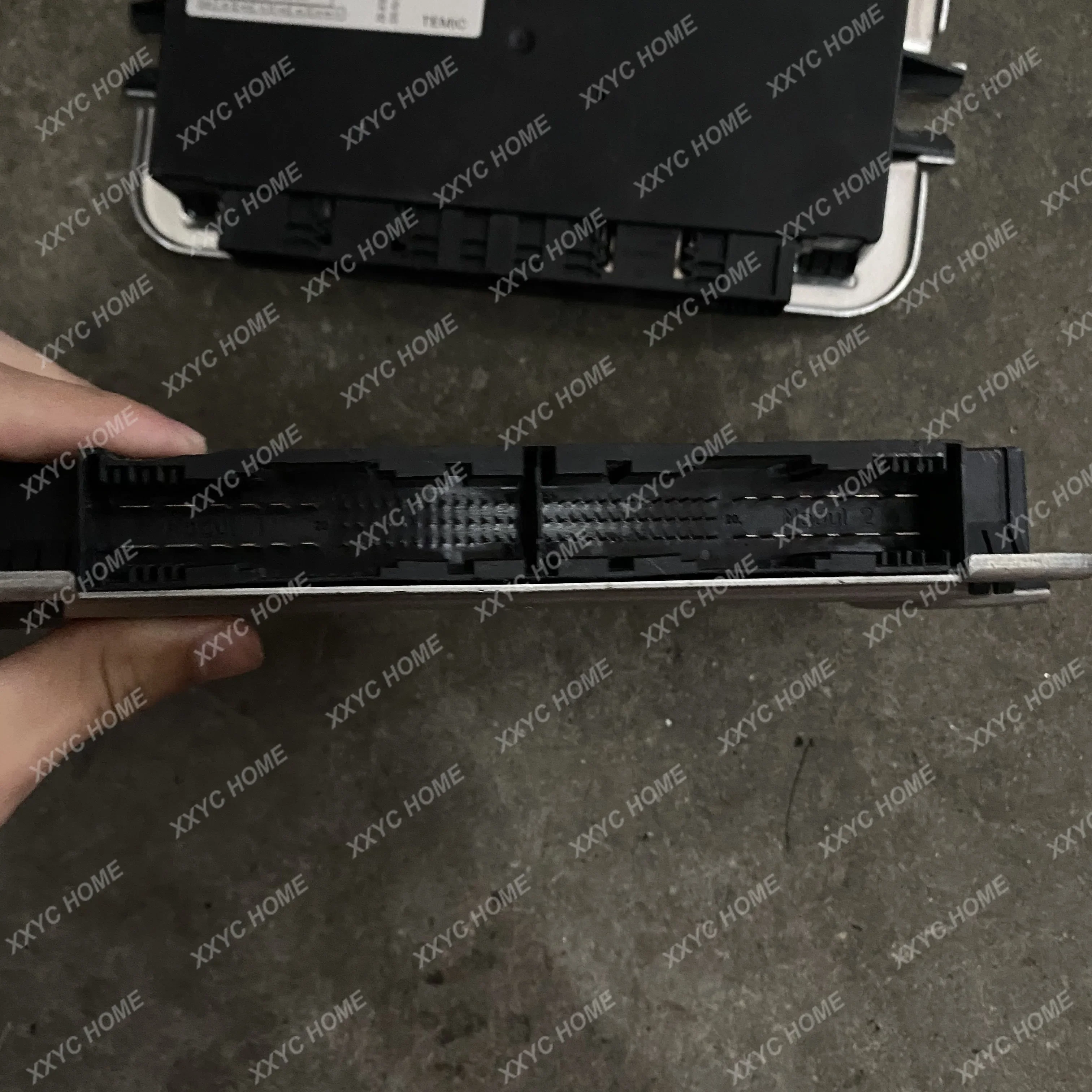 Применимо к компьютеру освещения серии F18 520 Li528li530li535gtf02 Космический модуль подъема 730
Применимо к компьютеру освещения серии F18 520 Li528li530li535gtf02 Космический модуль подъема 730