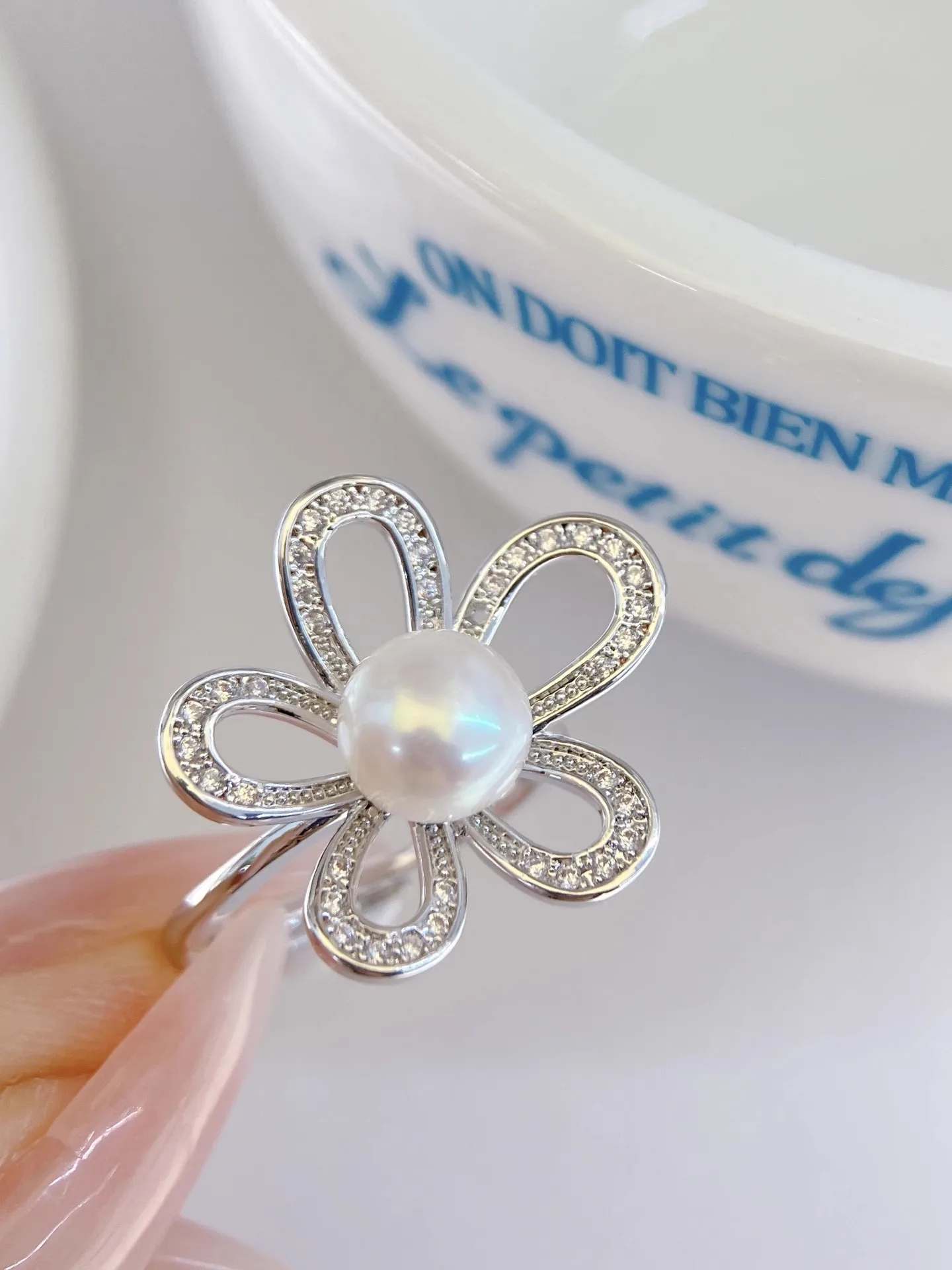 2025 New Pearl Ring AAAA 8-9mm Natural South Sea Pearl Blossoming Mouth Ring 925s
2025 New Pearl Ring AAAA 8-9mm Natural South Sea Pearl Blossoming Mouth Ring 925s