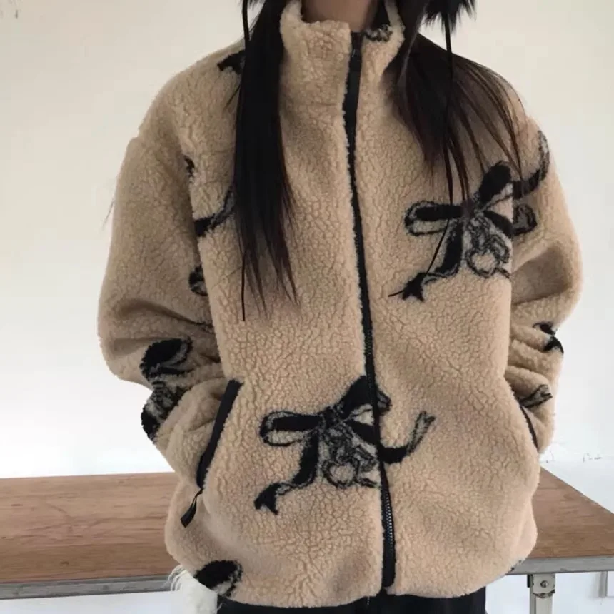 Sweet Knot Lamb Velvet Jaet Women's Winter Thiened Stand Collar Loose Long Sve Fluffy Cotton Top
Sweet Knot Lamb Velvet Jaet Women's Winter Thiened Stand Collar Loose Long Sve Fluffy Cotton Top