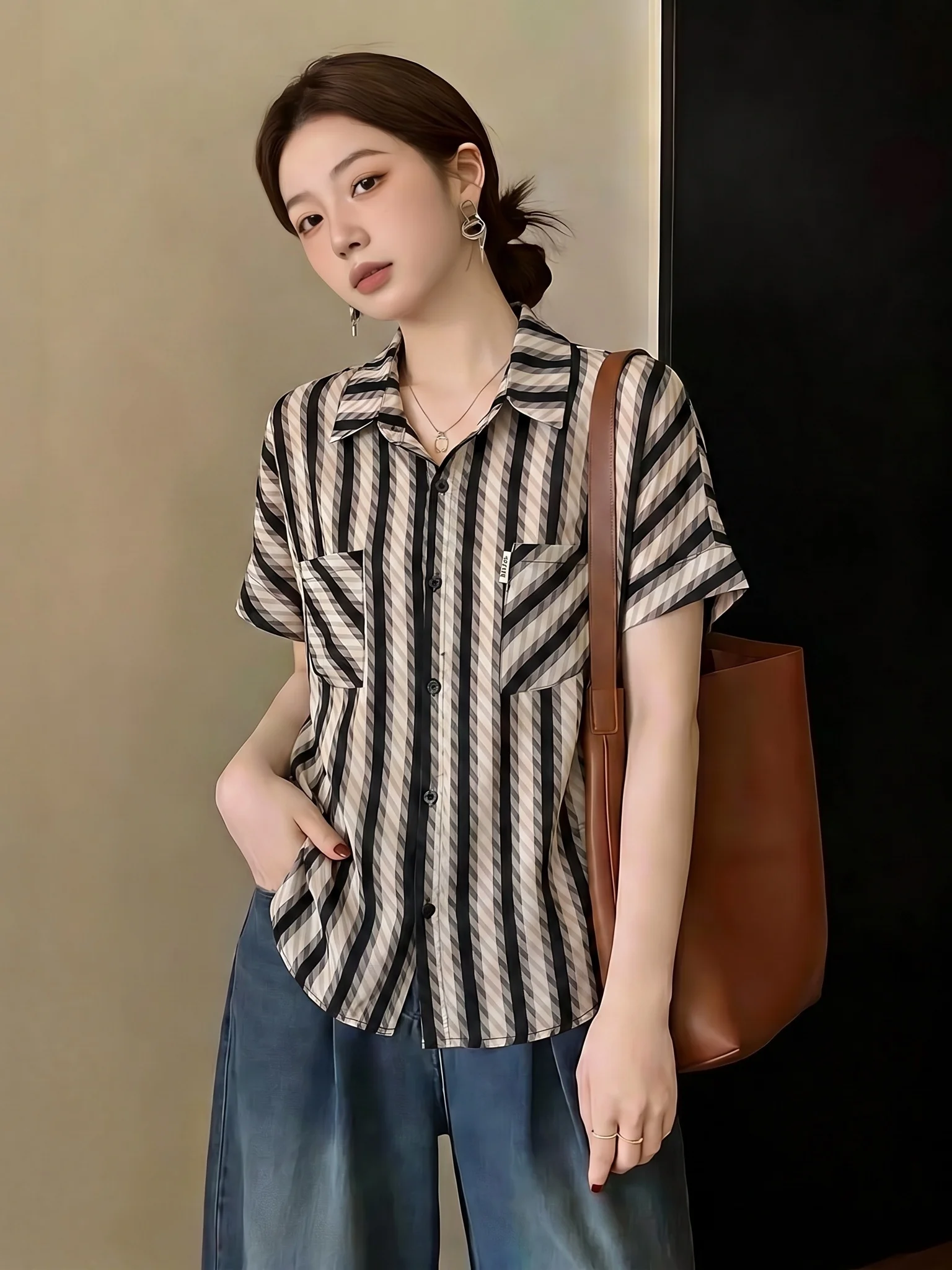 Slimming Striped V-Neck Short Sleeve Shirt Women's Premium Style Commute Fashion plus Size Korean Version Loose Fit Top
Slimming Striped V-Neck Short Sleeve Shirt Women's Premium Style Commute Fashion plus Size Korean Version Loose Fit Top