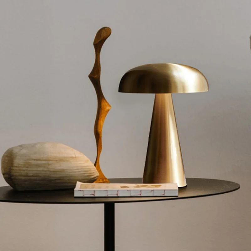 European style creative wrought iron rechargeable desk lamp suitable for bedrooms living rooms study rooms small night lights
European style creative wrought iron rechargeable desk lamp suitable for bedrooms living rooms study rooms small night lights