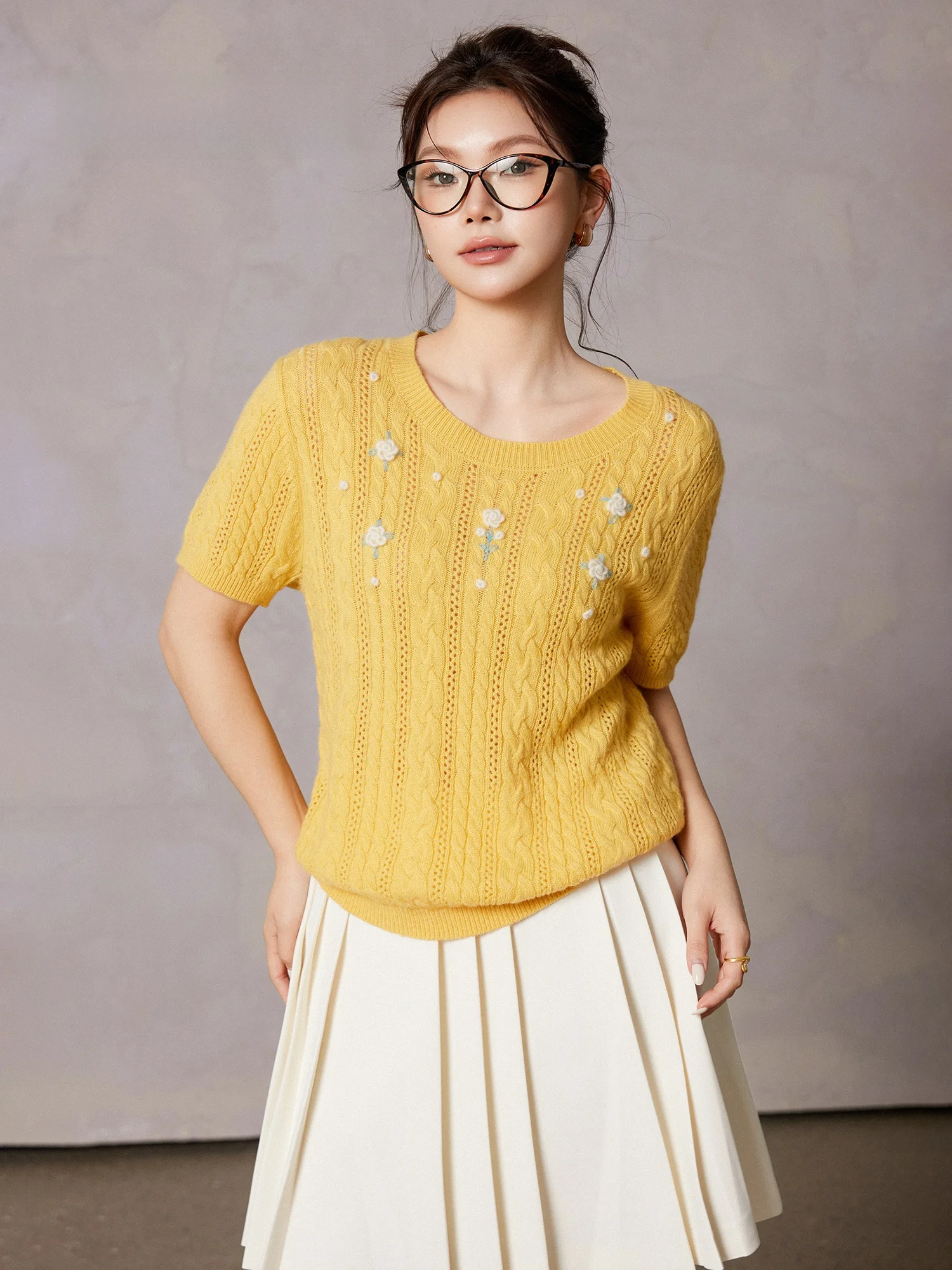 Plusmall Sweet Sensation Mixed Wool Knitted Sweater Short Sleeve Floral Pattern round Neck Spring Fashion for Women
Plusmall Sweet Sensation Mixed Wool Knitted Sweater Short Sleeve Floral Pattern round Neck Spring Fashion for Women