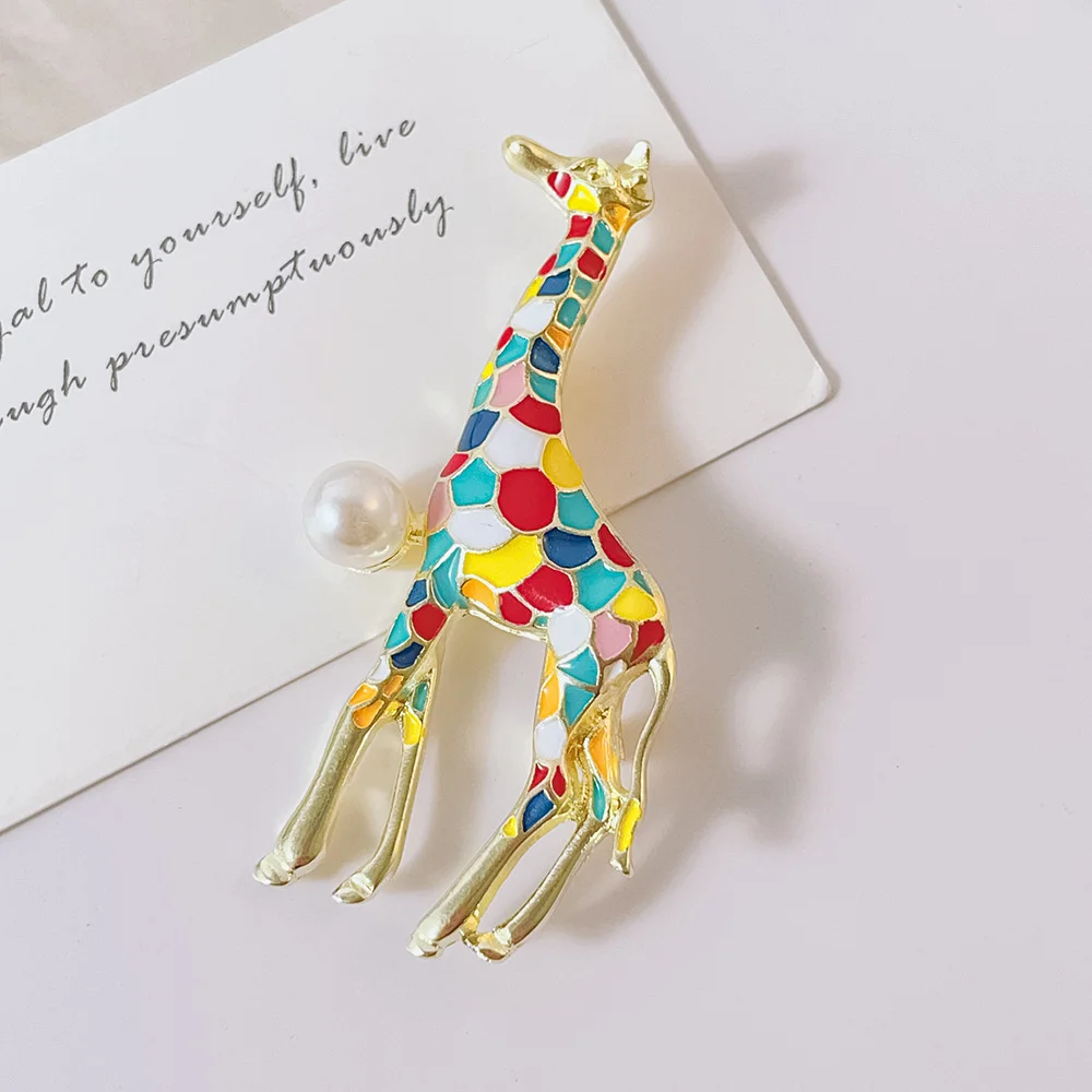 Exquisite Pearl Multicolor Dripping Oil Giraffe Brooch For Men And Women Fashion Luxury Alloy Metal Pins Jewelry Accessories
Exquisite Pearl Multicolor Dripping Oil Giraffe Brooch For Men And Women Fashion Luxury Alloy Metal Pins Jewelry Accessories