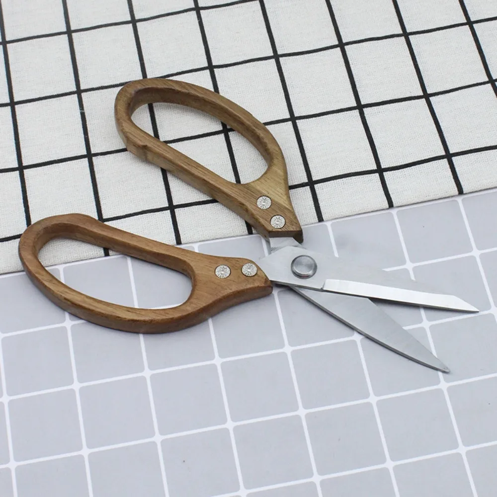 Усиленные кухонные ножницы с деревянной ручкой, нескользящие, из нержавеющей стали, острые, с эргономичной ручкой, для барбекю и нарезки лапши
Усиленные кухонные ножницы с деревянной ручкой, нескользящие, из нержавеющей стали, острые, с эргономичной ручкой, для барбекю и нарезки лапши