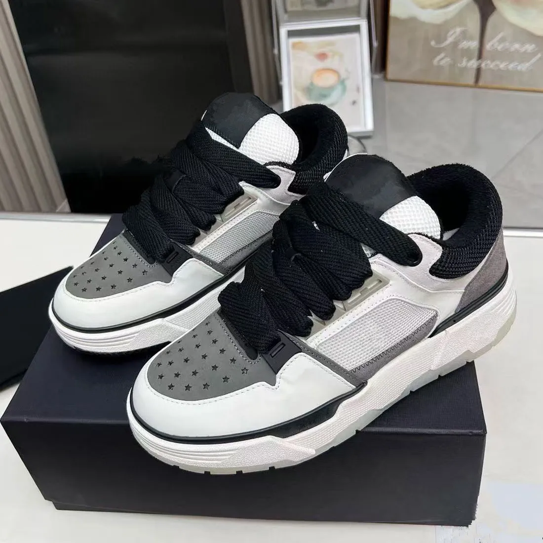 Thick soled men's shoes, plus size dad shoes, height increasing leather bread women's board shoes, 2025 autumn new item
Thick soled men's shoes, plus size dad shoes, height increasing leather bread women's board shoes, 2025 autumn new item