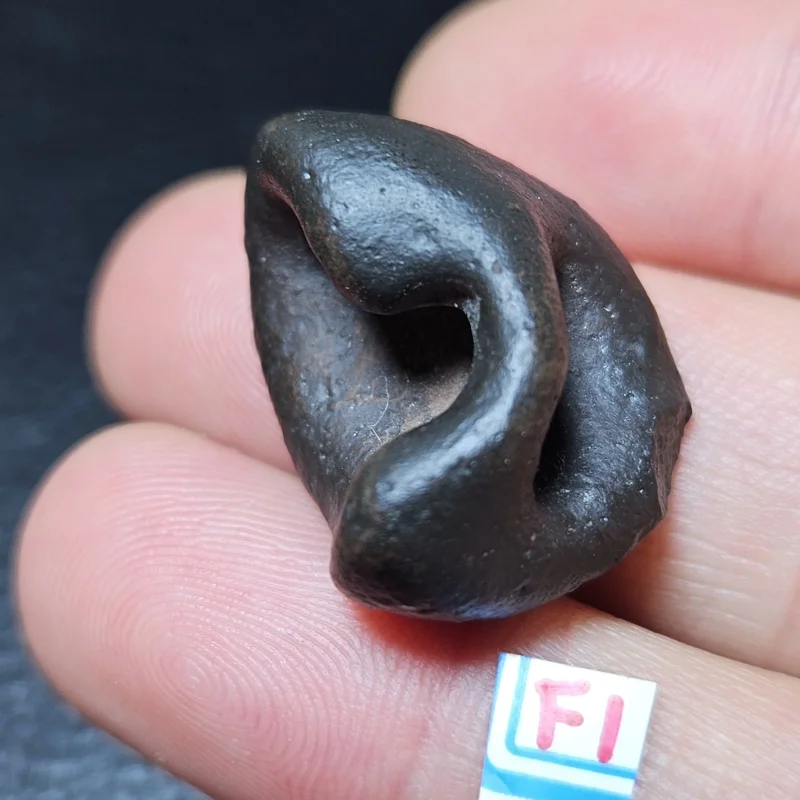 Gobi stones Naturally formed holes handmade DIY accessories energy witchcraft chakra stones
Gobi stones Naturally formed holes handmade DIY accessories energy witchcraft chakra stones