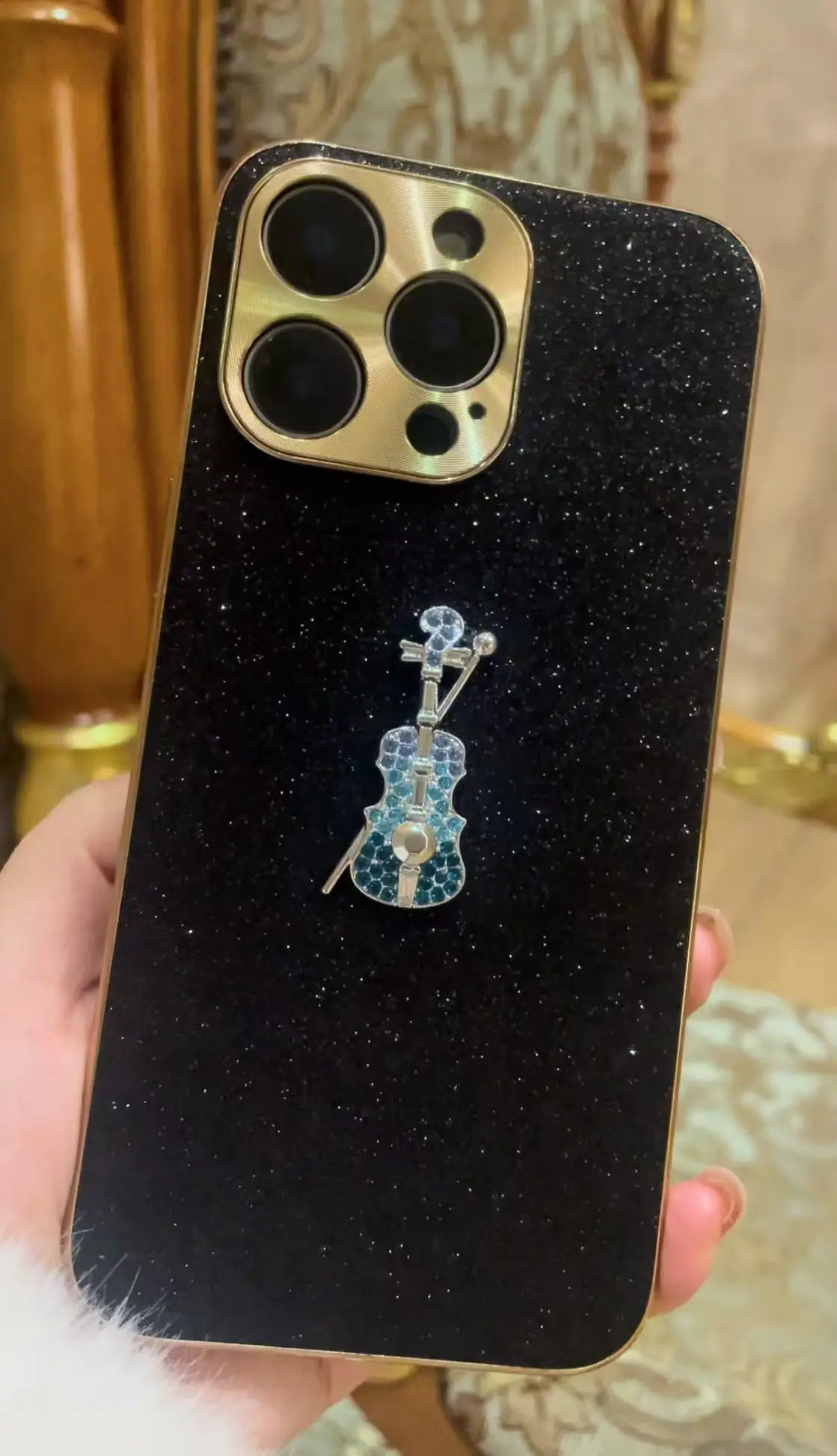 Luxury black gold flash diamond fashion lucky iPhone 16 Pro Max 15 14 Pro Max 16 Plus13 Pro Shockproof Cover for Women and Men
Luxury black gold flash diamond fashion lucky iPhone 16 Pro Max 15 14 Pro Max 16 Plus13 Pro Shockproof Cover for Women and Men