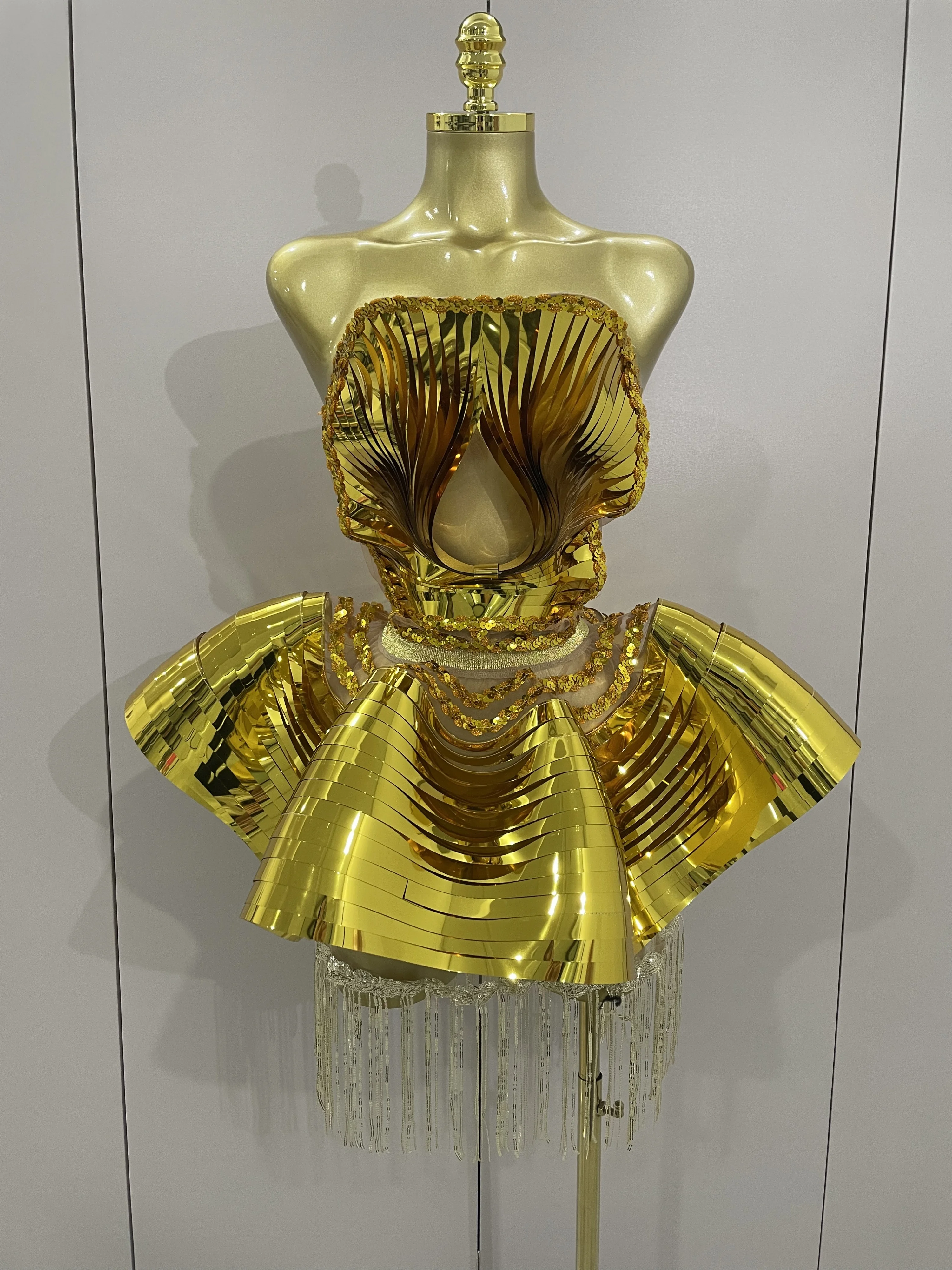 STOCK Shiny Gold Mirrors Sexy 2 Pieces Mini Dress 2025 Women Celebrate Birthday Party Performance Stage Costume Festival Wear
STOCK Shiny Gold Mirrors Sexy 2 Pieces Mini Dress 2025 Women Celebrate Birthday Party Performance Stage Costume Festival Wear