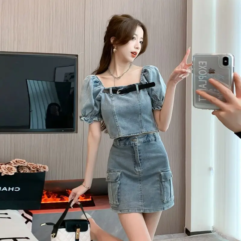 Spicy Girls Fashion Suit Women's Summer New Arrival Bubble Sleeve Design Sense Top Denim Short Skirt Fashionable Two Piece Set
Spicy Girls Fashion Suit Women's Summer New Arrival Bubble Sleeve Design Sense Top Denim Short Skirt Fashionable Two Piece Set