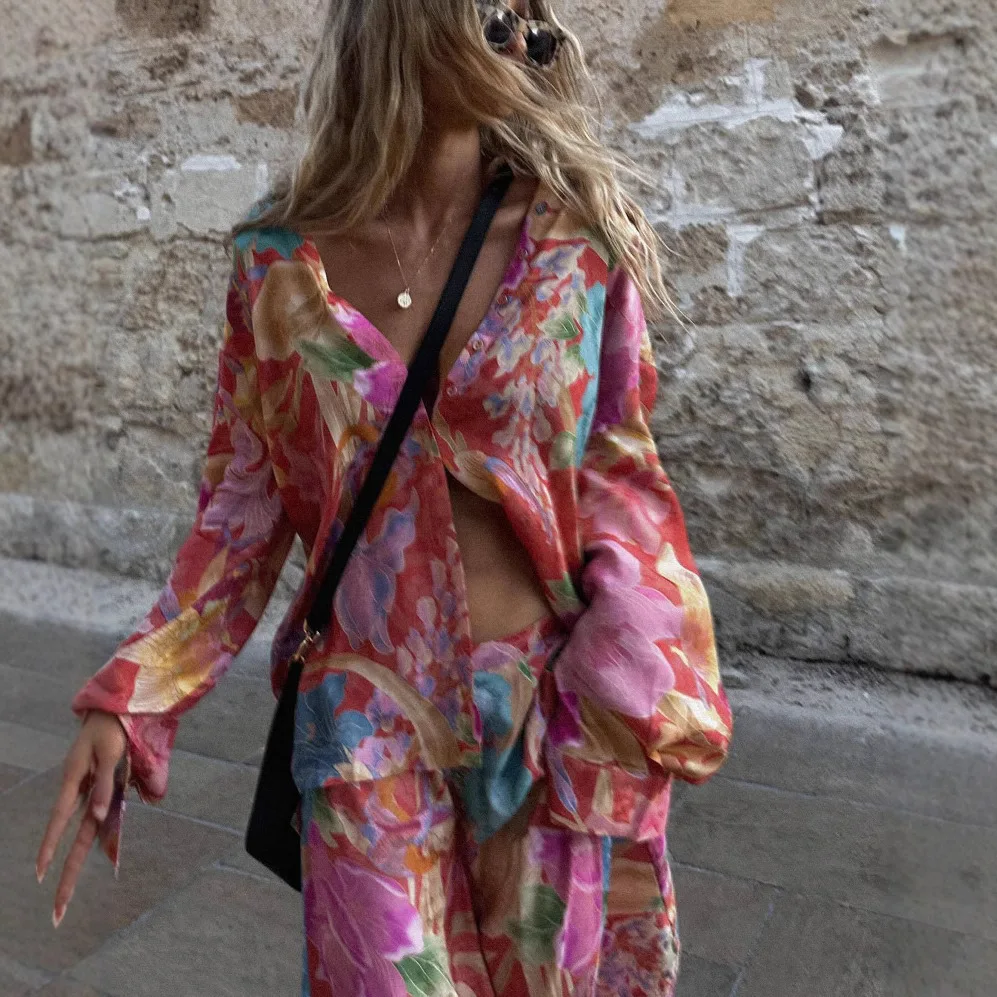 Bohemian Pants Set Lady Fashion Printed Long Sleeved V-Neck Loose Shirt+Pants Two Piece Set 2026 Summer New Holiday Outfit
Bohemian Pants Set Lady Fashion Printed Long Sleeved V-Neck Loose Shirt+Pants Two Piece Set 2026 Summer New Holiday Outfit