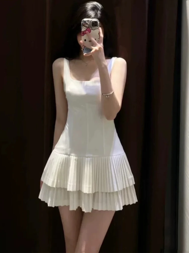 2025 spring and summer women's new solid color U-neck waist strap pleated skirt fashion slim A short dress
2025 spring and summer women's new solid color U-neck waist strap pleated skirt fashion slim A short dress