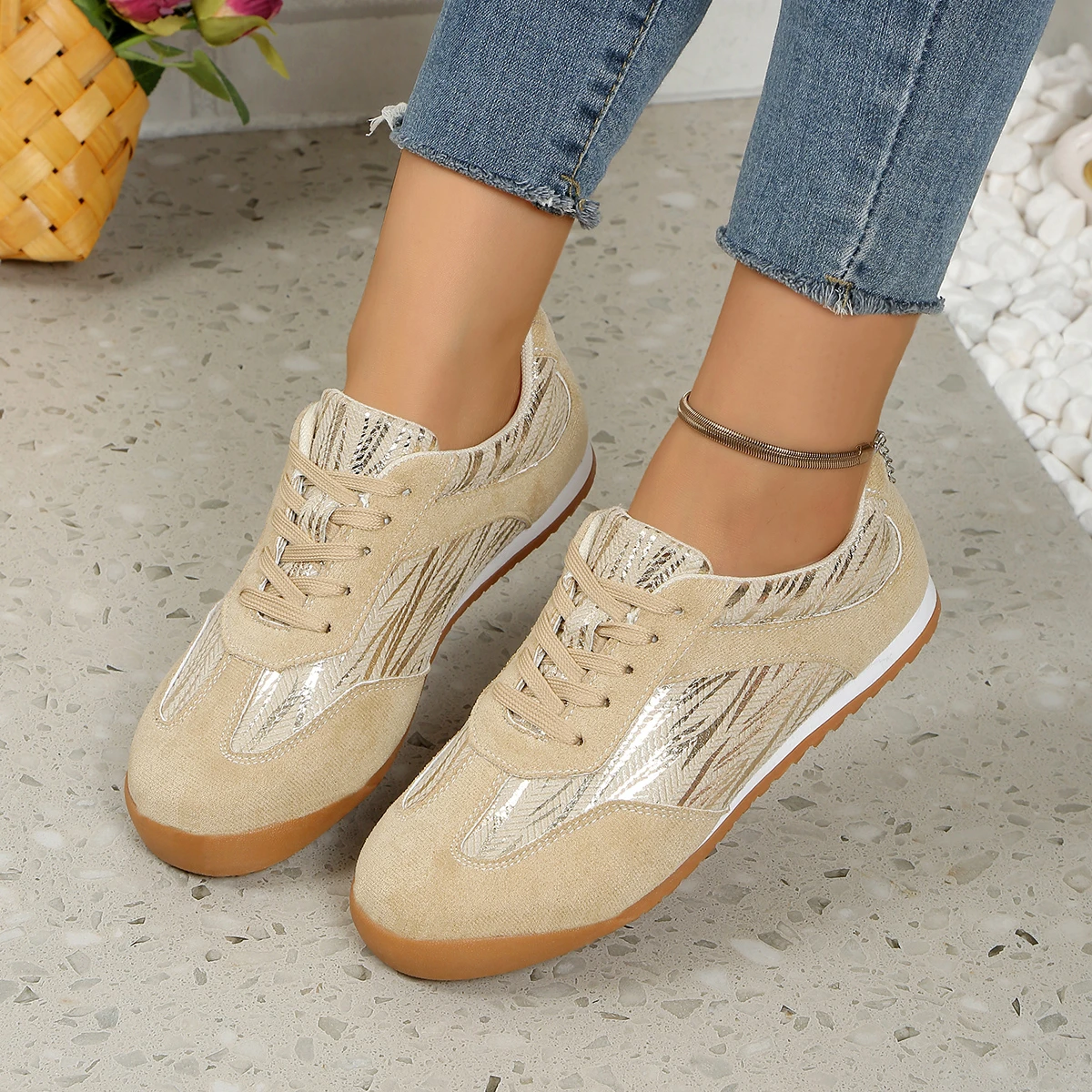 Women Sneakers Soft Soled Flat Casual Platform Shoes Women Comfortable Single Shoes Trend Lightweight Sneakers Zapatos De Mujer
Women Sneakers Soft Soled Flat Casual Platform Shoes Women Comfortable Single Shoes Trend Lightweight Sneakers Zapatos De Mujer