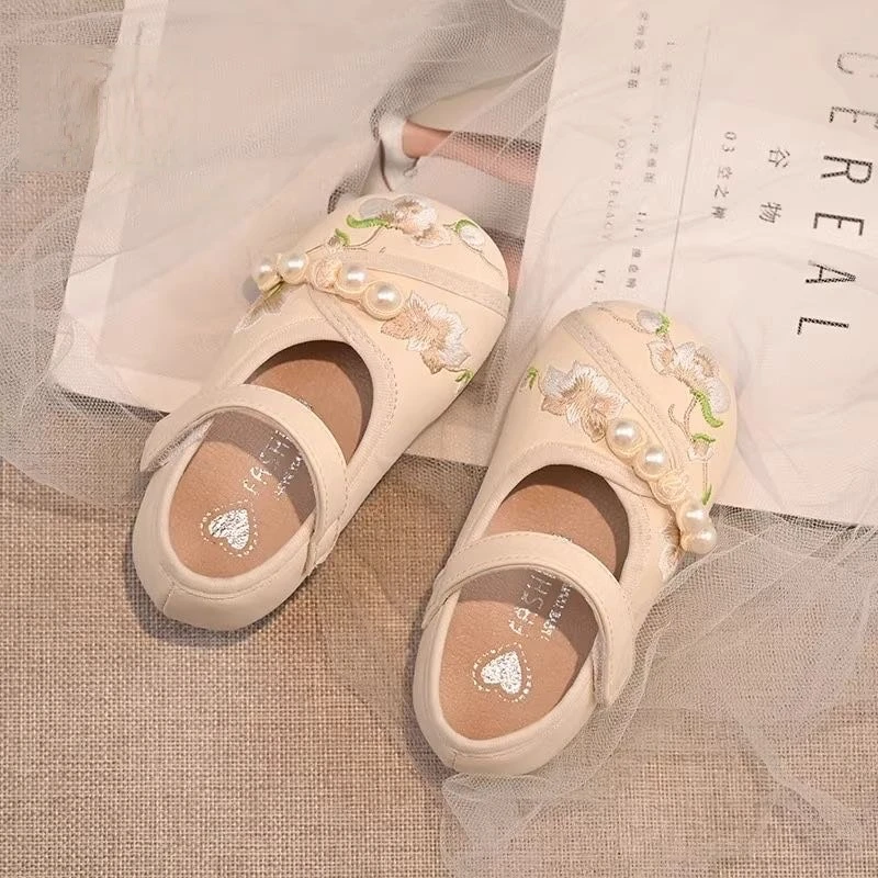 Spring Summer Breathable Festive Embroidery girls Flats with Flowers Non-Slip Soft Sole Toddler Dress Shoes Dance Wedding Trendy
Spring Summer Breathable Festive Embroidery girls Flats with Flowers Non-Slip Soft Sole Toddler Dress Shoes Dance Wedding Trendy