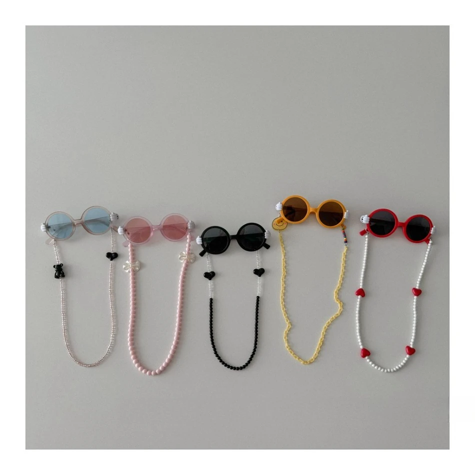 Ins Style Girls Beaded Chain Round Frame Sunglasses Kids Film Sunglasses with Portable Neck Pearl Glasses Chain 2PCS Set BT14
Ins Style Girls Beaded Chain Round Frame Sunglasses Kids Film Sunglasses with Portable Neck Pearl Glasses Chain 2PCS Set BT14