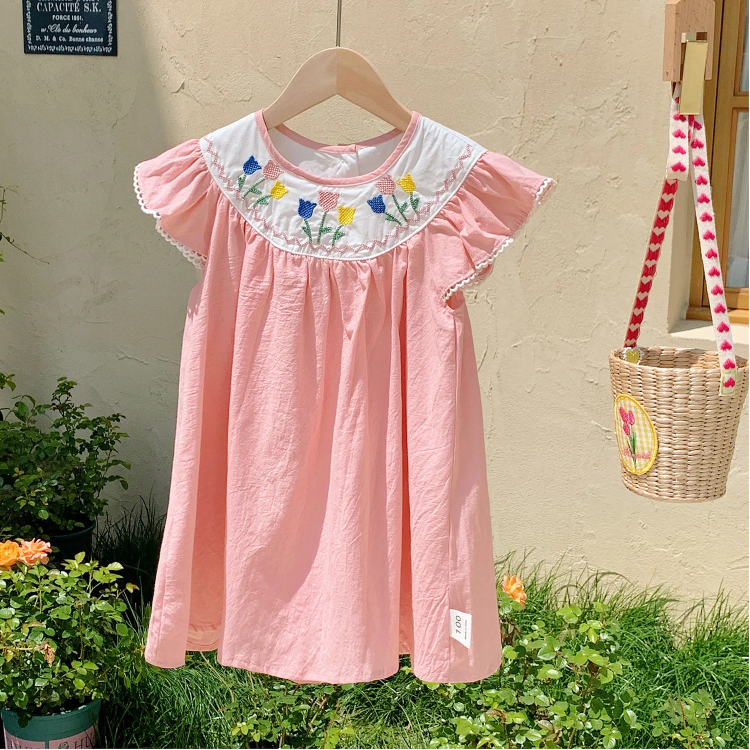2-7 Years Girl Casual Dress Korean Children'S Clothing Tulip Embroidery Sweet Kids Elegant Dress 2025 Summer New Girl Costume
2-7 Years Girl Casual Dress Korean Children'S Clothing Tulip Embroidery Sweet Kids Elegant Dress 2025 Summer New Girl Costume