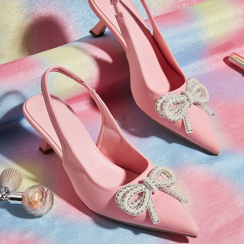 In 2023, the new style of pointed shoes, pearl bow style, all kinds of high heel sandals, Korean version of fashion
In 2023, the new style of pointed shoes, pearl bow style, all kinds of high heel sandals, Korean version of fashion