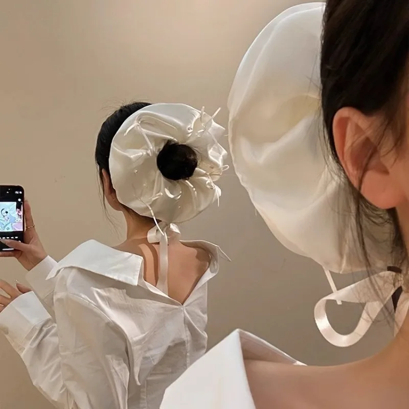 1 Piece Girl Satin Bow Pearl Ribbon Streamer Scrunchie Women High-End Korean Style Extra Large Hair Tie Elegant Hair Accessory
1 Piece Girl Satin Bow Pearl Ribbon Streamer Scrunchie Women High-End Korean Style Extra Large Hair Tie Elegant Hair Accessory