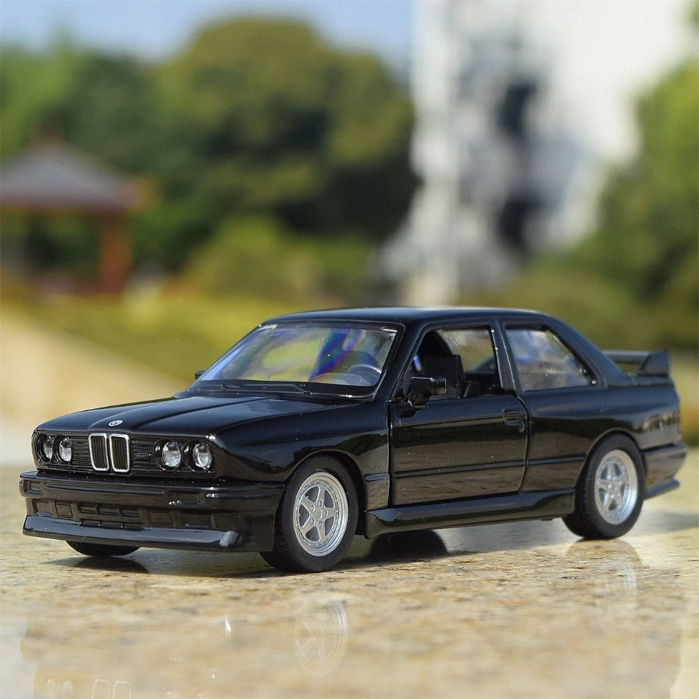 1:36 BMW M3 1987 M4 CSL модель игрушки литые под давлением миниатюрные двери автомобиля открытые с откатными транспортными средствами декоративная коллекция подарок для детей
1:36 BMW M3 1987 M4 CSL модель игрушки литые под давлением миниатюрные двери автомобиля открытые с откатными транспортными средствами декоративная коллекция подарок для детей