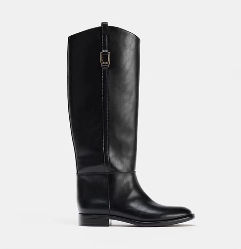 New Flat Round Toe Low Heel Women's Boots Minimalist Metal Buckle Black Smooth Leather Oversized Barrel-Shaped Knee-High Boots
New Flat Round Toe Low Heel Women's Boots Minimalist Metal Buckle Black Smooth Leather Oversized Barrel-Shaped Knee-High Boots