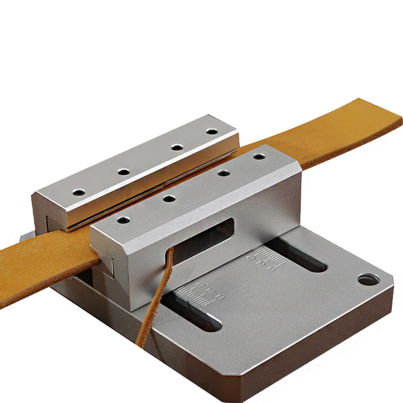 1Pc Manual DIY Leather Tool Belt Edge Trimmer Semi-circular Metal Belt Flying Edge Tool Leather Cutting Strip
1Pc Manual DIY Leather Tool Belt Edge Trimmer Semi-circular Metal Belt Flying Edge Tool Leather Cutting Strip