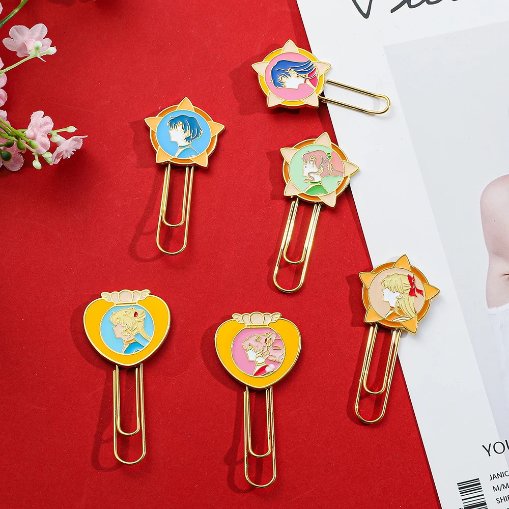 Creative Sailor Moon Paper Clip Delicate Metal Small Bookmark Beautiful Girl Book Clip Anime Student Bookmark for Fans.
Creative Sailor Moon Paper Clip Delicate Metal Small Bookmark Beautiful Girl Book Clip Anime Student Bookmark for Fans.