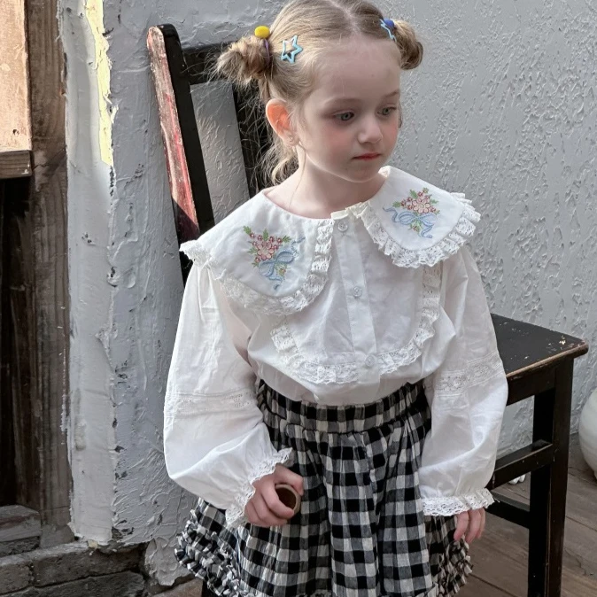 Girls Shirt 2026 Spring and Autumn New Childrens Clothing Korean Style Girl Baby Sweet Lace Embroidery Doll Collar Shirt
Girls Shirt 2026 Spring and Autumn New Childrens Clothing Korean Style Girl Baby Sweet Lace Embroidery Doll Collar Shirt