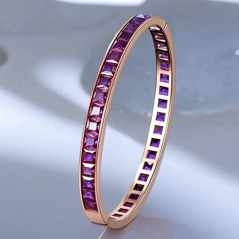 Luxury Real 18k Gold Women's Red Moissanite Set with diamonds Bracelet
Luxury Real 18k Gold Women's Red Moissanite Set with diamonds Bracelet