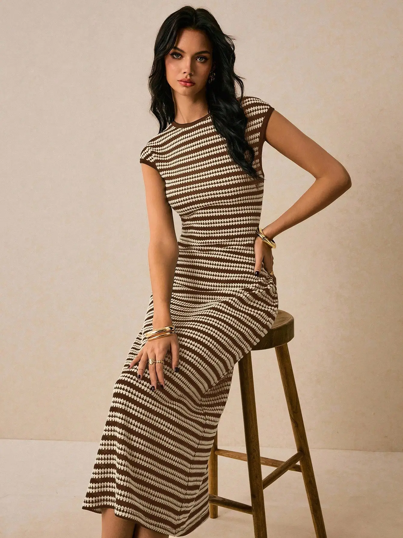 Women's Striped Round Neck Cap Sleeve Casual Midi Dress
Women's Striped Round Neck Cap Sleeve Casual Midi Dress