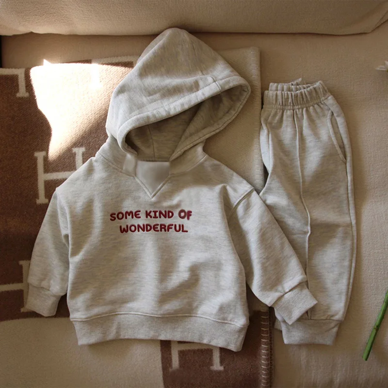 Children's Autumn and Winter New Two Piece Set for Boys and Girls' FashionSweater Casual Sports Set boys clothes
Children's Autumn and Winter New Two Piece Set for Boys and Girls' FashionSweater Casual Sports Set boys clothes