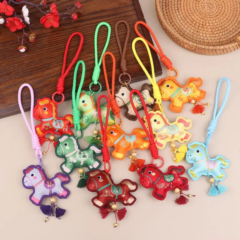 Настенный декор «Год Лошади 2026», украшение на Китайский Новый год, талисман удачи, аксессуары для новоселья, маленькие подвески, подарки
Настенный декор «Год Лошади 2026», украшение на Китайский Новый год, талисман удачи, аксессуары для новоселья, маленькие подвески, подарки