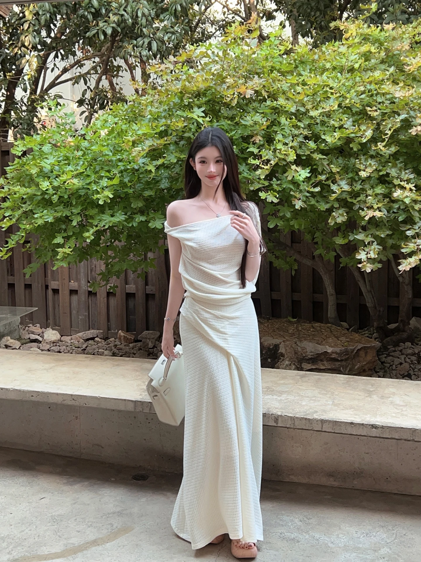 FairyJiang Summer Loose Feel White Shoulder Bared Top Set Women High-End Straight Tube Skirt Two-Piece Set Asymmetrical Desig...
FairyJiang Summer Loose Feel White Shoulder Bared Top Set Women High-End Straight Tube Skirt Two-Piece Set Asymmetrical Desig...