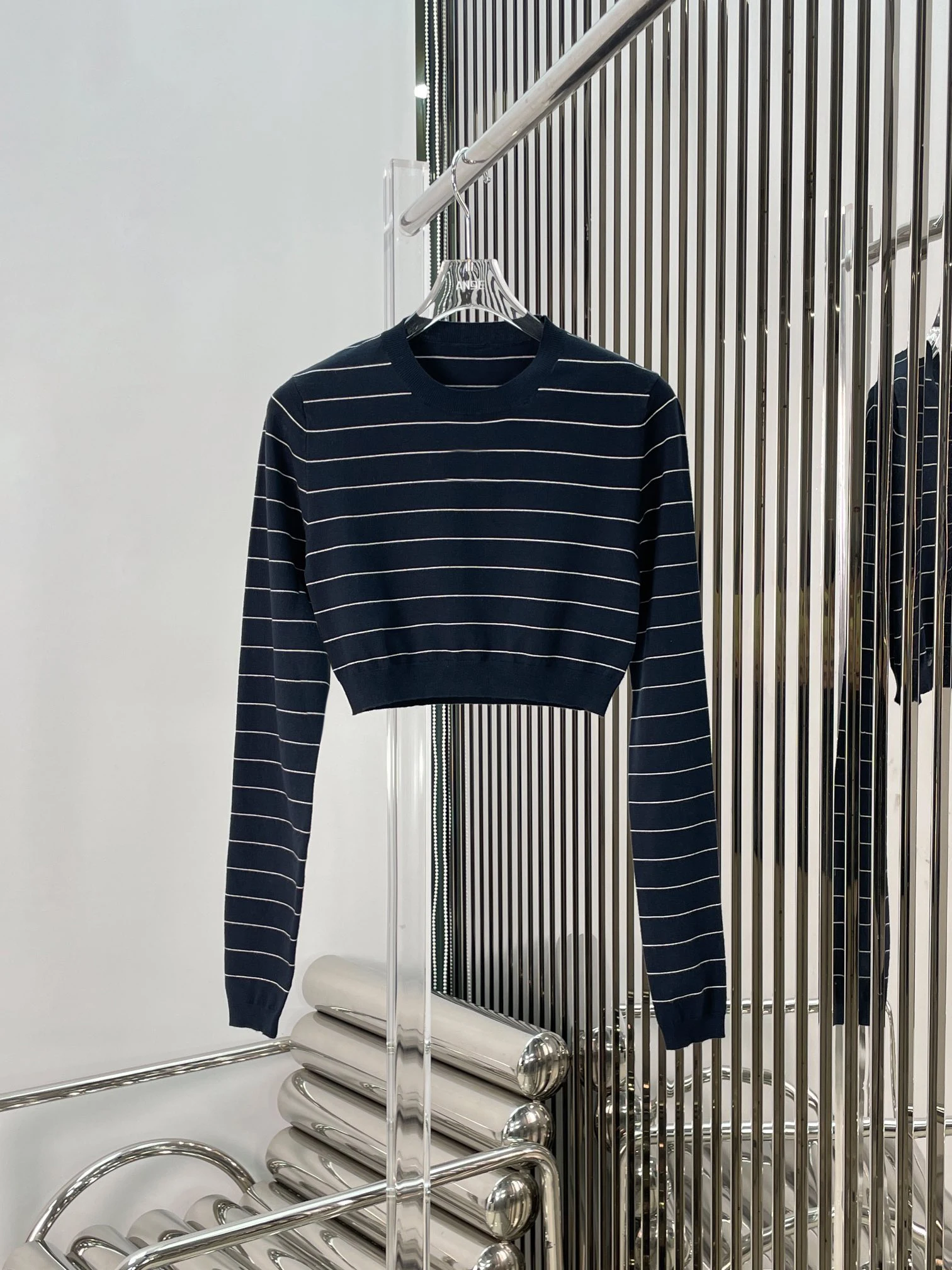 Shirt Round neck design Fashionable temperament Slim and thin Soft comfortable Casual and versatile 2024 autumn women's new hot
Shirt Round neck design Fashionable temperament Slim and thin Soft comfortable Casual and versatile 2024 autumn women's new hot