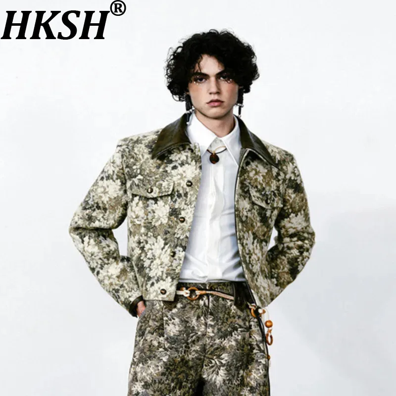 Мужская укороченная куртка HKSH весна-осень, новый дизайн, в стиле панк-ретро, с жаккардовым узором, цветными блоками, кожаным воротником и шерстяной подкладкой, модель Valley Youth Original Design HK18830
Мужская укороченная куртка HKSH весна-осень, новый дизайн, в стиле панк-ретро, с жаккардовым узором, цветными блоками, кожаным воротником и шерстяной подкладкой, модель Valley Youth Original Design HK18830